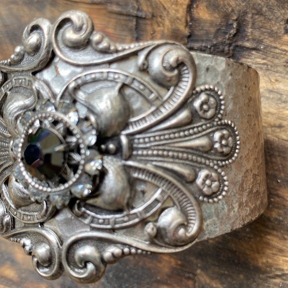 Hammered metal bracelet cuff - Picture 7 of 9